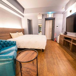 Zimmer mit zwei Einzelbetten für Gäste mit Behinderungen